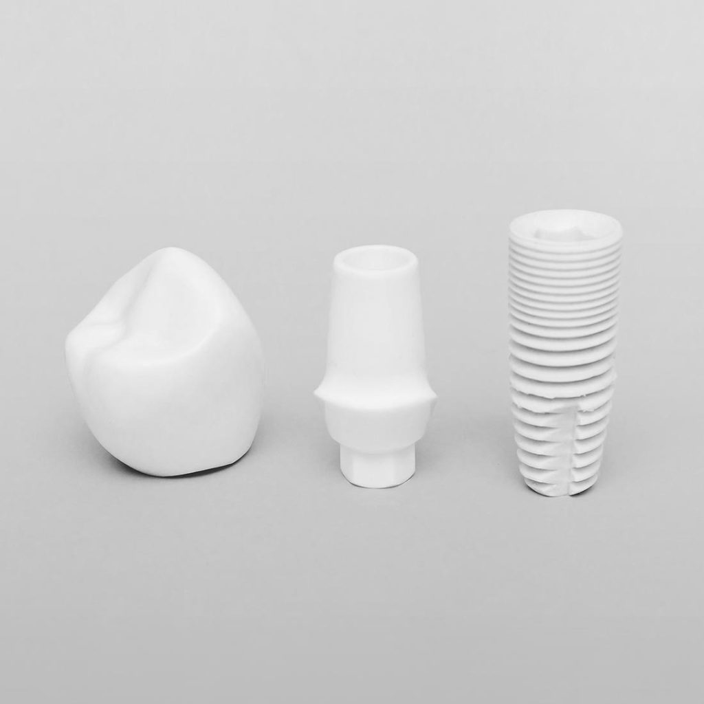 Keramik-Implantat